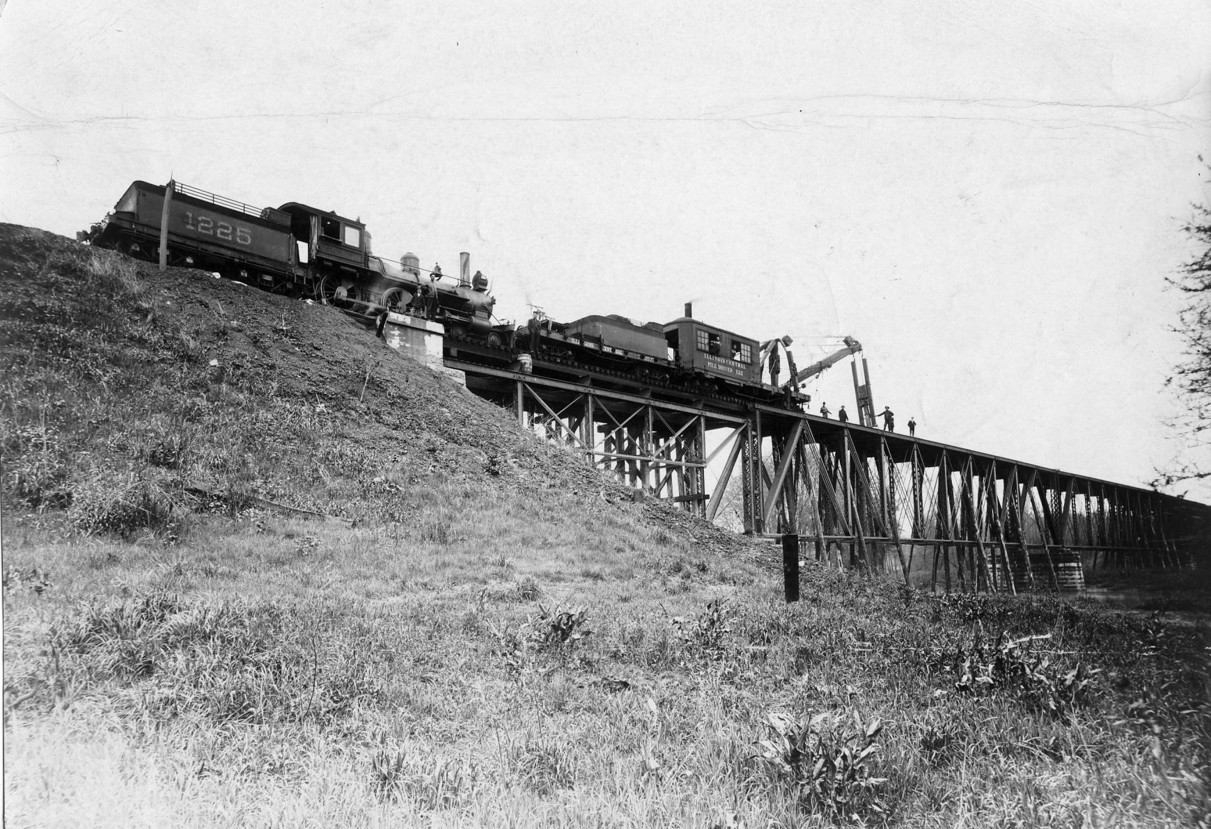 Illinois Central pile driver-2.jpg